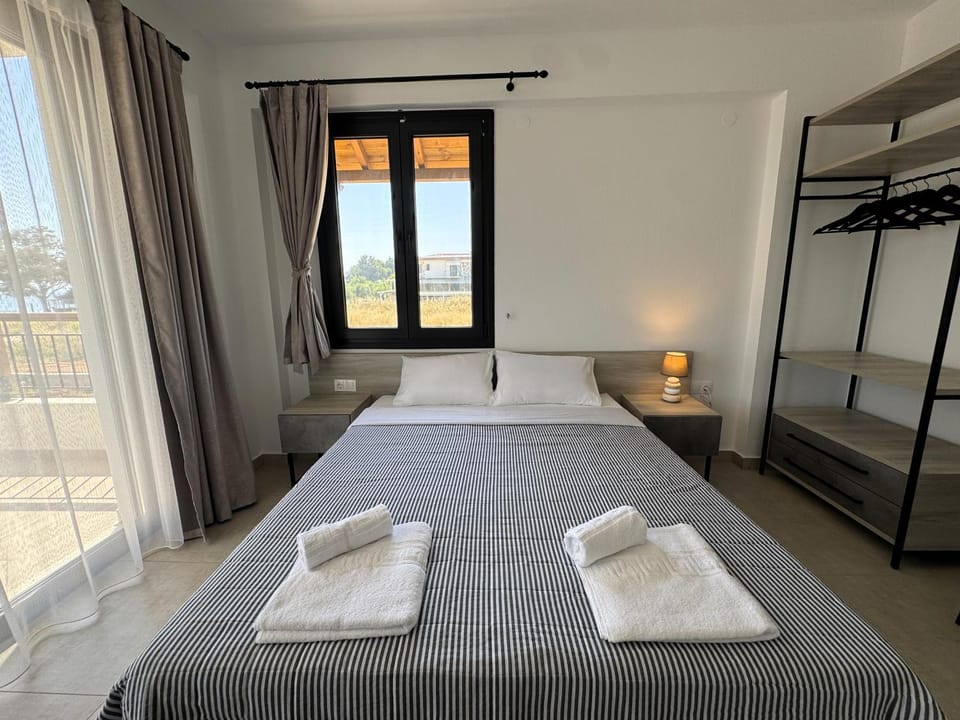 Ammos Casta Beachfront Apartment in Halkidiki