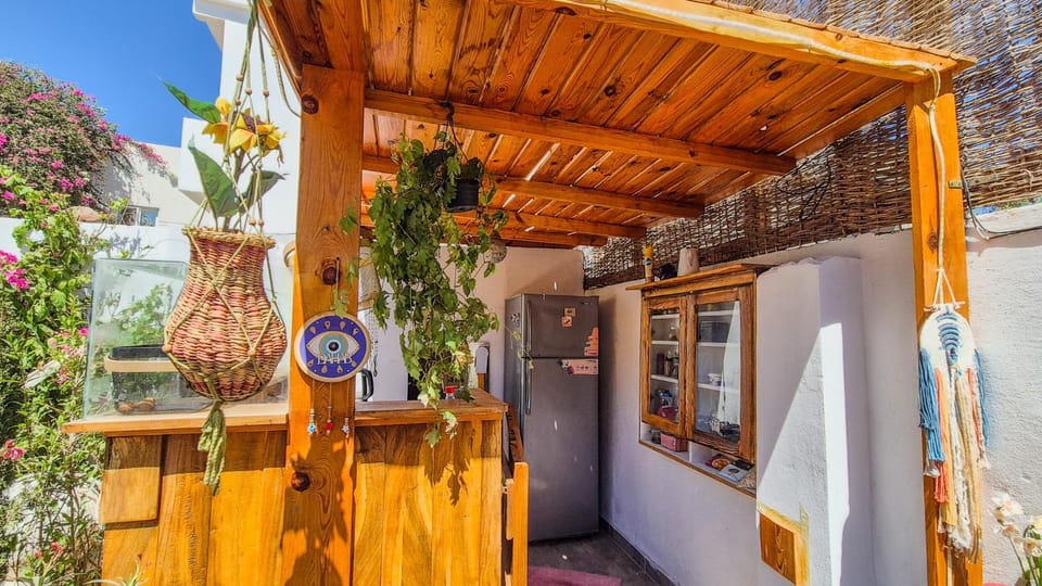 Bedro Guest House Wooden Cabin 30 Sec Beach Cabin in South Sinai Governorate