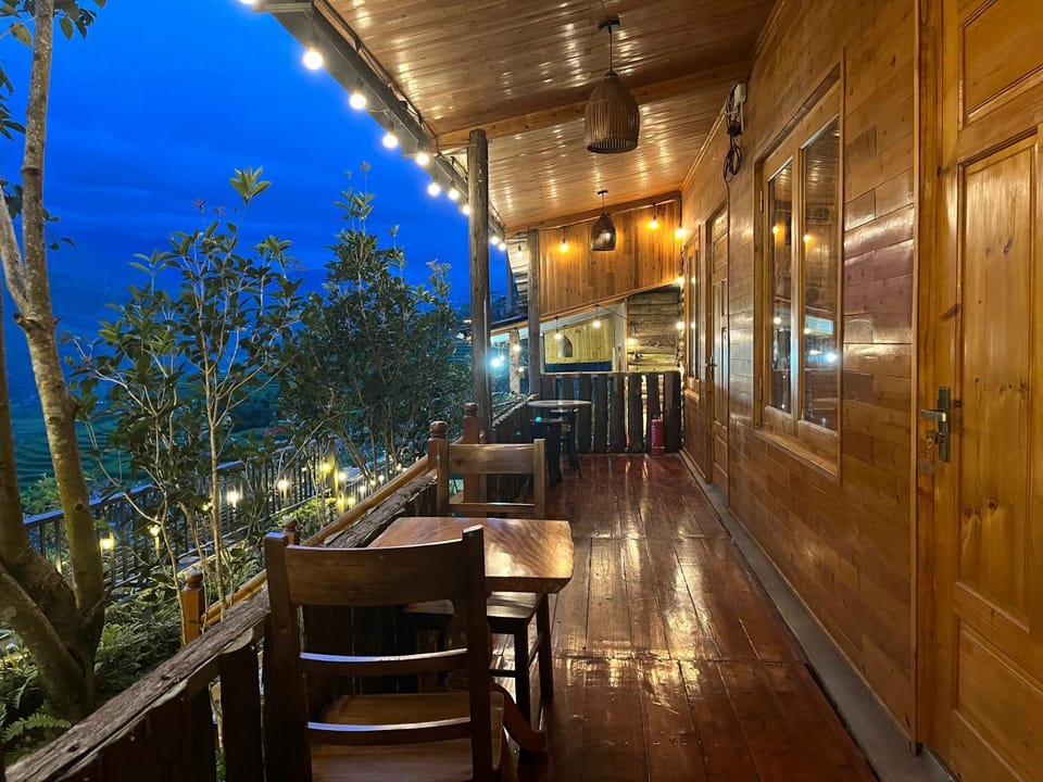 Night, View (from property/room), Balcony/Terrace