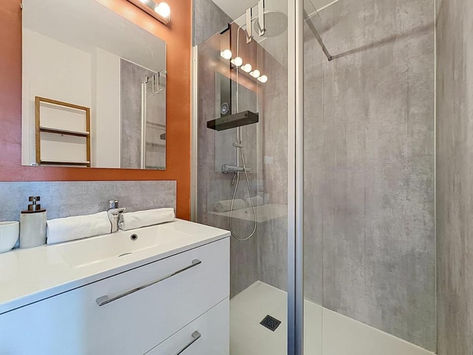 Spacieux appartement en hyper-centre Apartment in Clermont-Ferrand