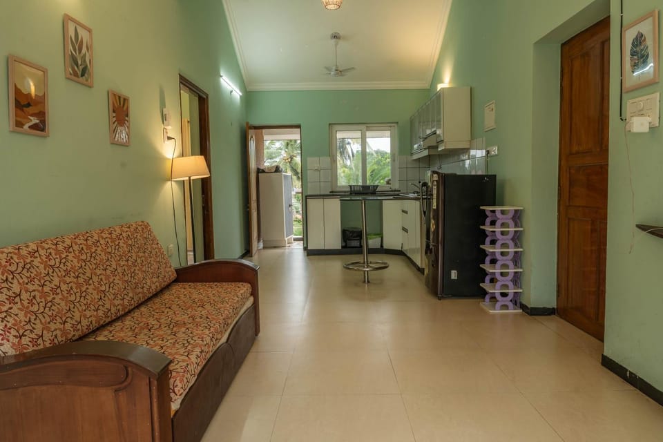Kitchen or kitchenette, Living room, Seating area