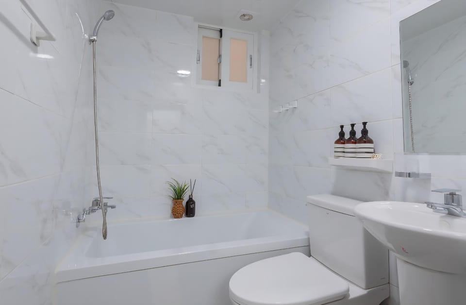 더남포스테이 Hostel in Busan