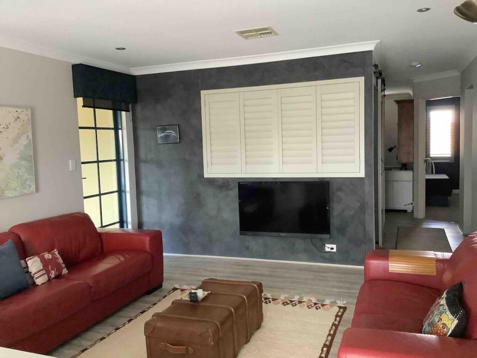Fabulous 2 Bedroom Apartment Great ocean Views Apartment in Perth