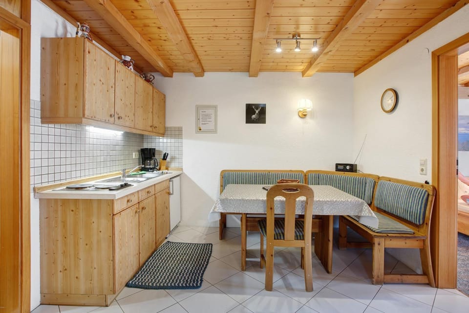 Property building, Kitchen or kitchenette, Living room