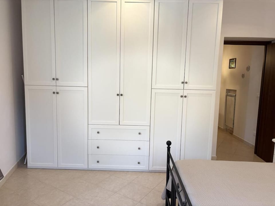 locker, wardrobe