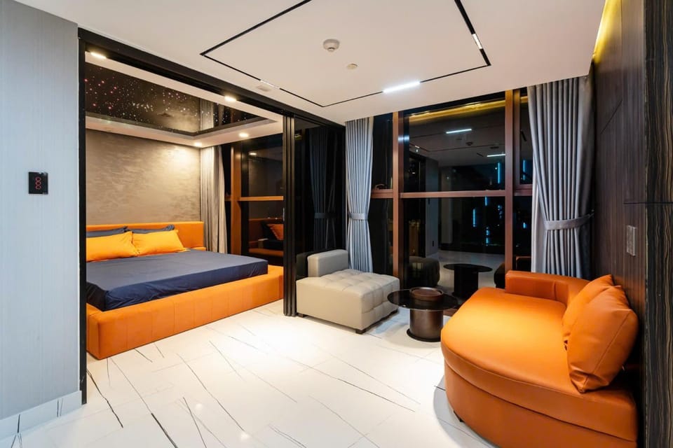 The Galleria Riverfront Suite - 3 Mins to Central D1 Apartment in Ho Chi Minh City