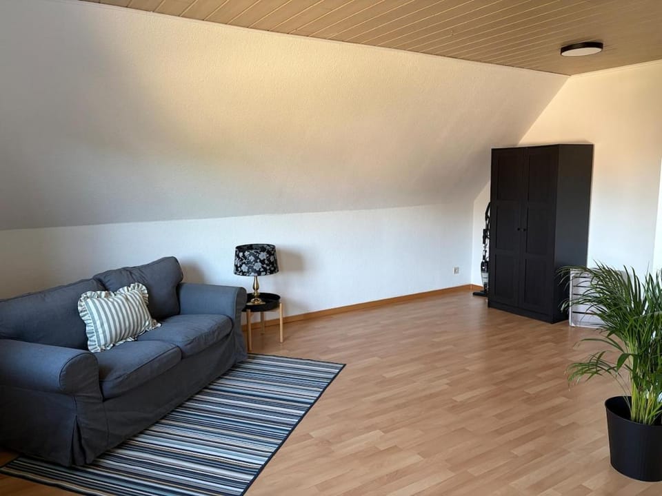 3-Zimmer-FeWo im 1-OG in ruhiger Lage - Natur & See Apartment in Schleswig-Holstein