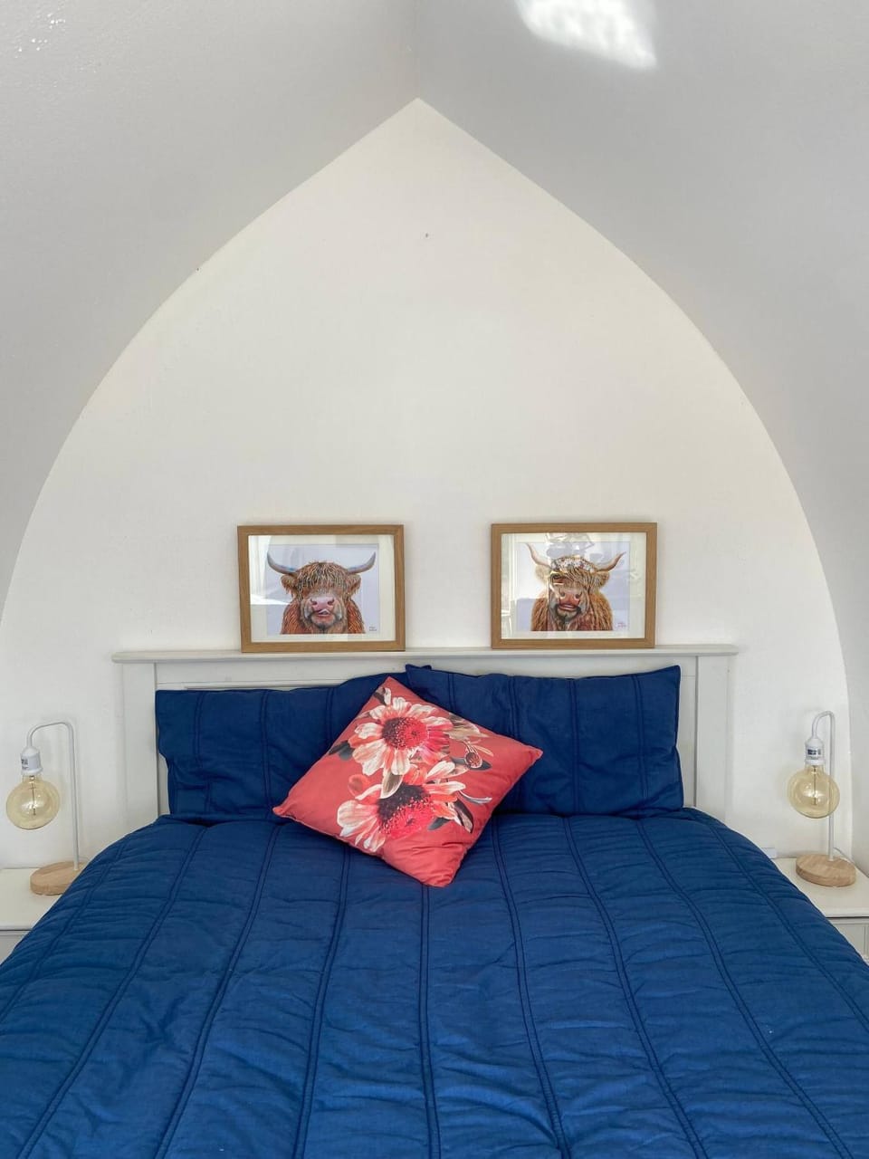 Bed, Decorative detail, Bedroom