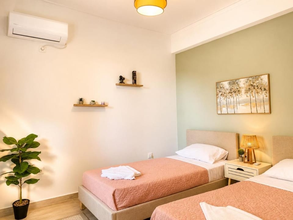 Beachfront Jacuzzi Retreat Seaview Walk Everywhere House in Decentralized Administration of Attica