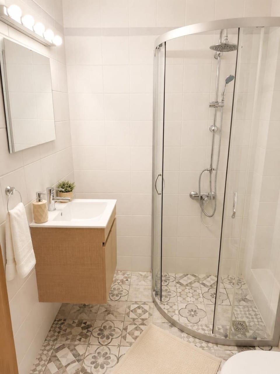 Beachfront Jacuzzi Retreat Seaview Walk Everywhere House in Decentralized Administration of Attica