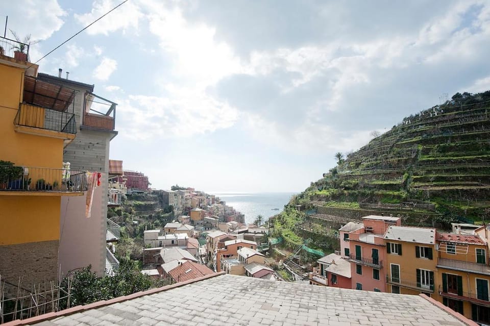 Serravallo vista mare apartment Apartment in Manarola
