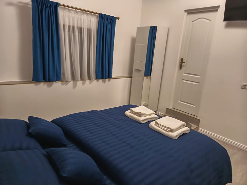 Fresh Air Retezat Bed and Breakfast in Romania