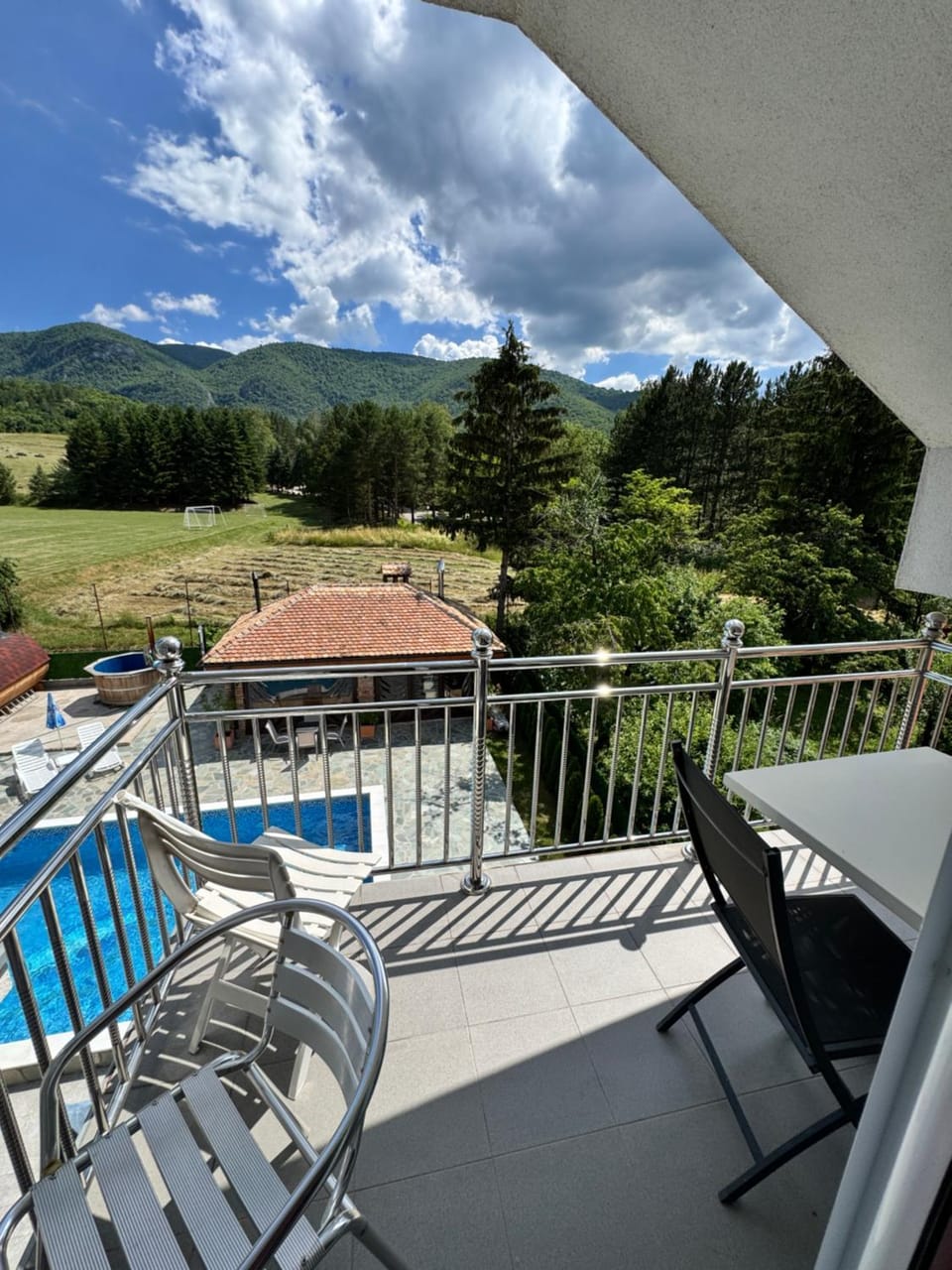 Pool view, Swimming pool, sunbed