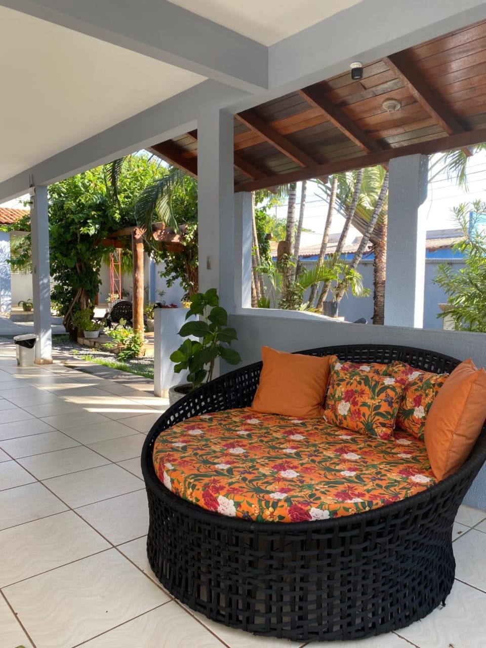 Day, Seating area