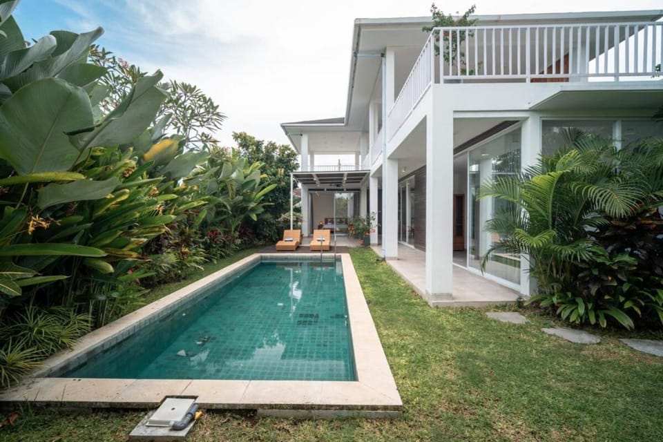 Garden, Swimming pool