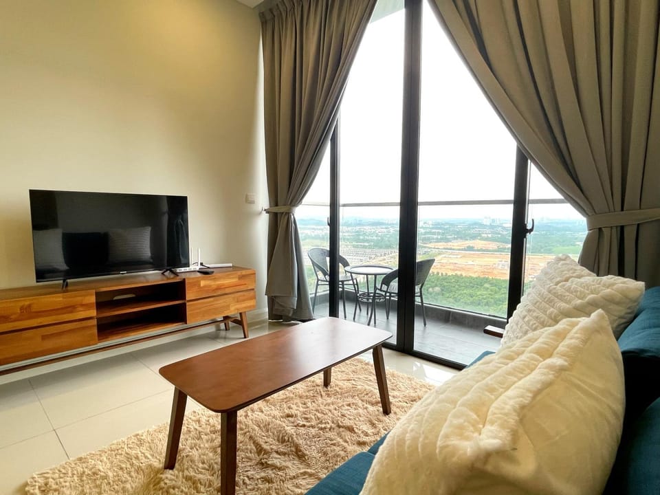 Legoland Medini D Pristine Unblock View High Floor Apartment in Johor