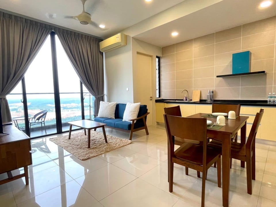 Legoland Medini D Pristine Unblock View High Floor Apartment in Johor