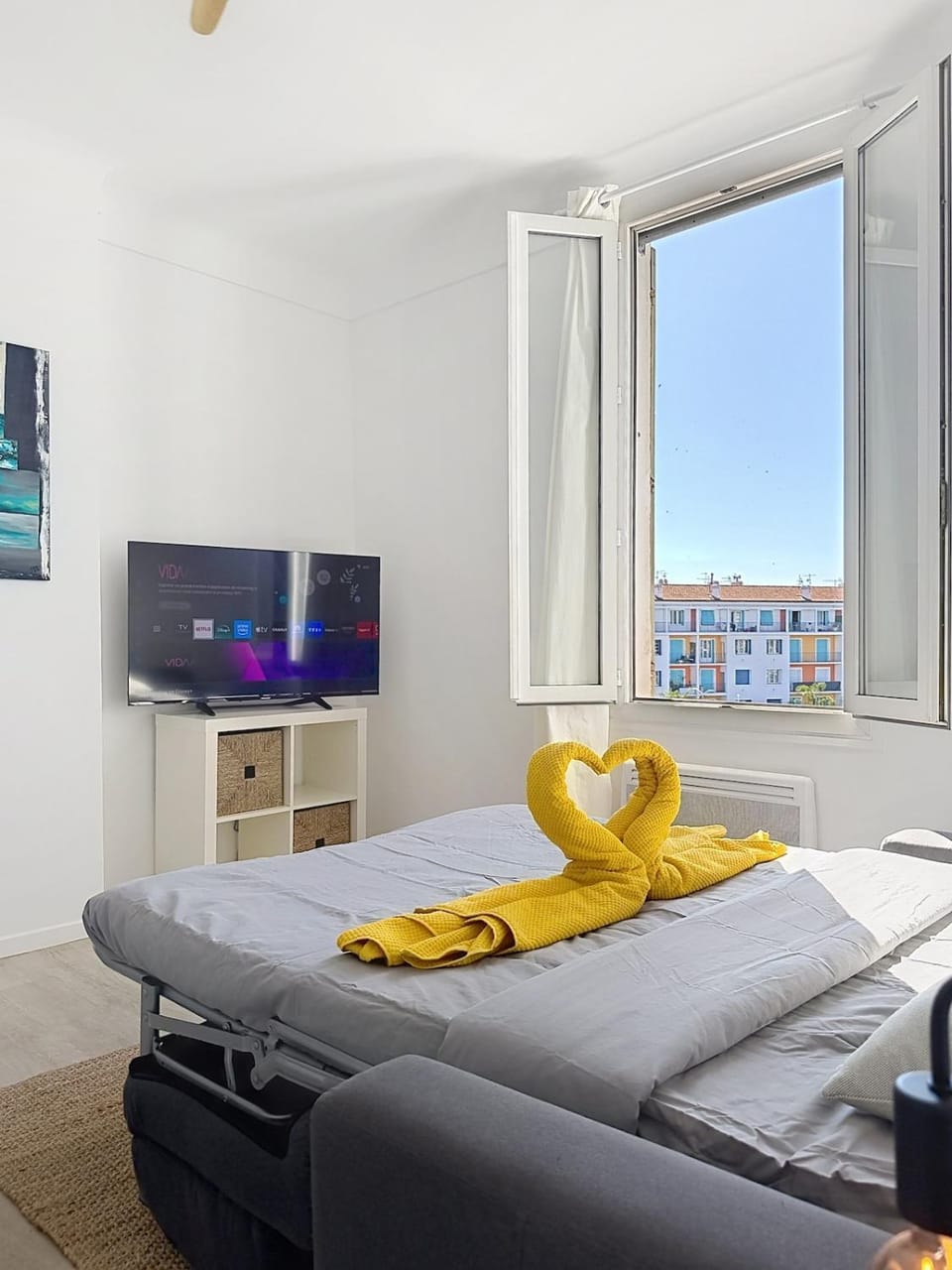 Renovated studio apartment with Wi-Fi and harbor view Apartment in La Seyne-sur-Mer