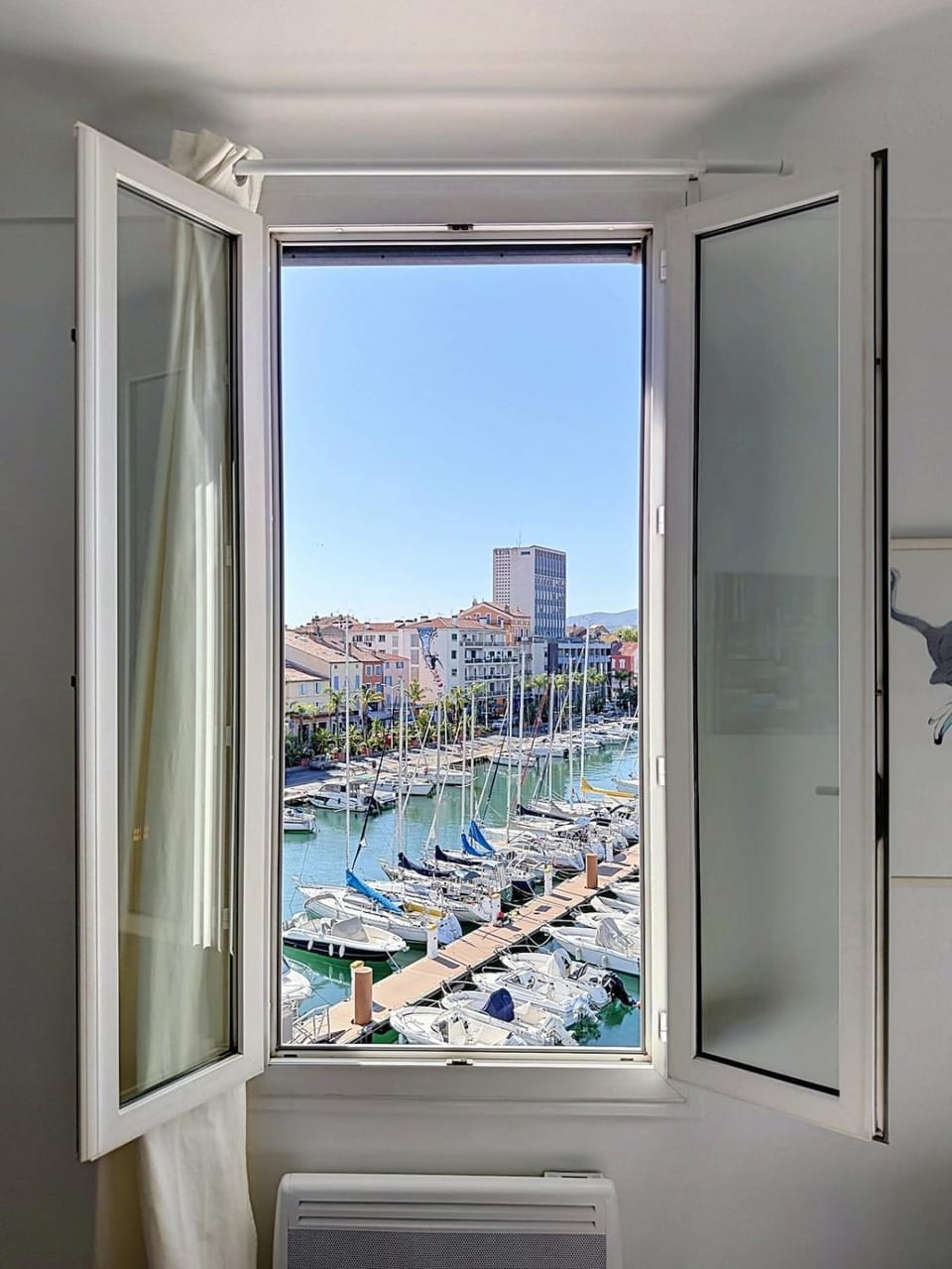 Renovated studio apartment with Wi-Fi and harbor view Apartment in La Seyne-sur-Mer