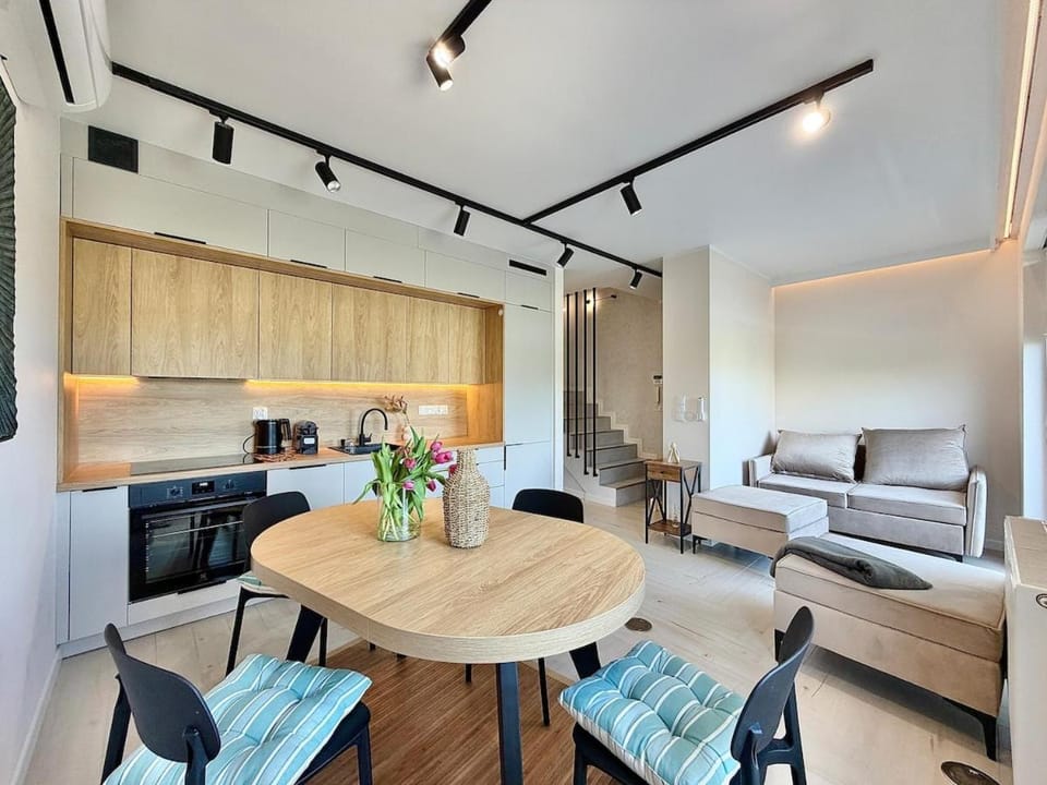 Dwupoziomowy apartament Lumiere w centrum Apartment in Swinoujscie