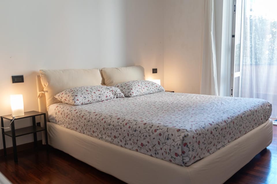 Bedroom, air conditioner