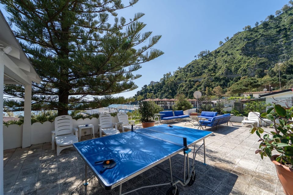 Day, Natural landscape, Mountain view, sunbed