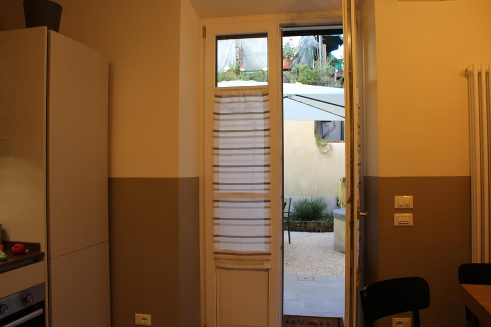 Zefiro cozy apartment, free wifi, AC, giardino privato Apartment in Camaiore