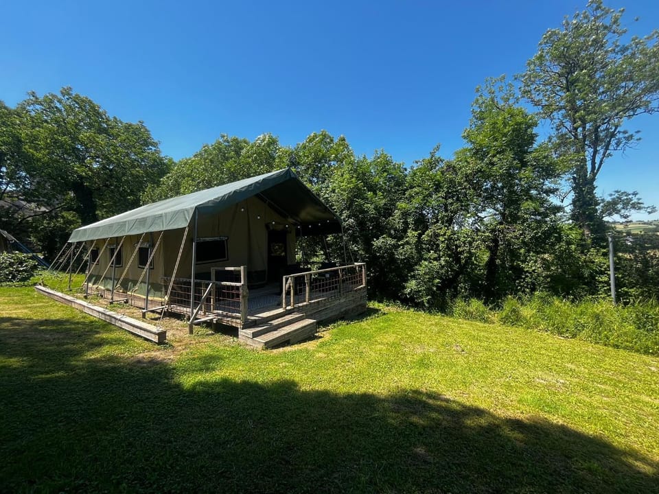 Property building, Garden