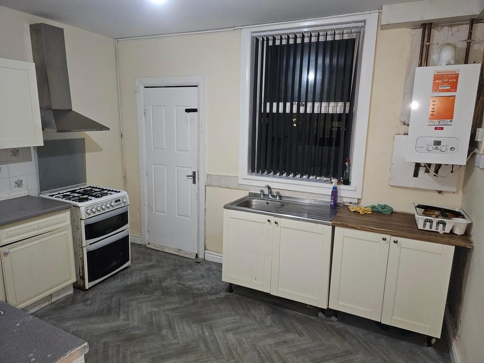 2 bedroom House near local cash and carry House in Burnley