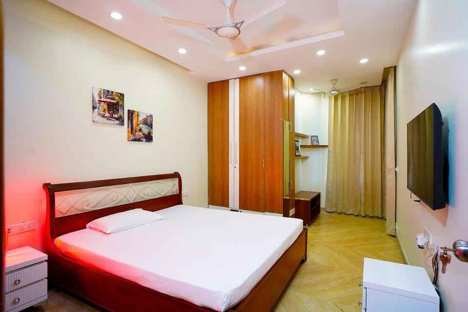 Premium Entire 3BHK Service Apartment by SparksFly Apartment in New Delhi