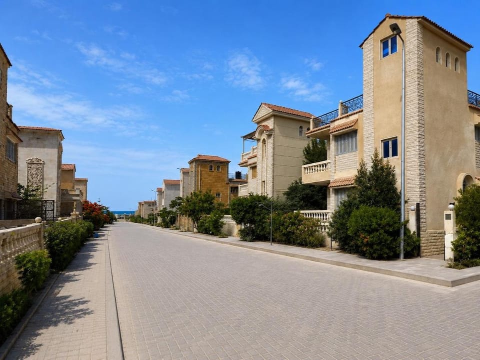 Property building, Day, Neighbourhood, Street view