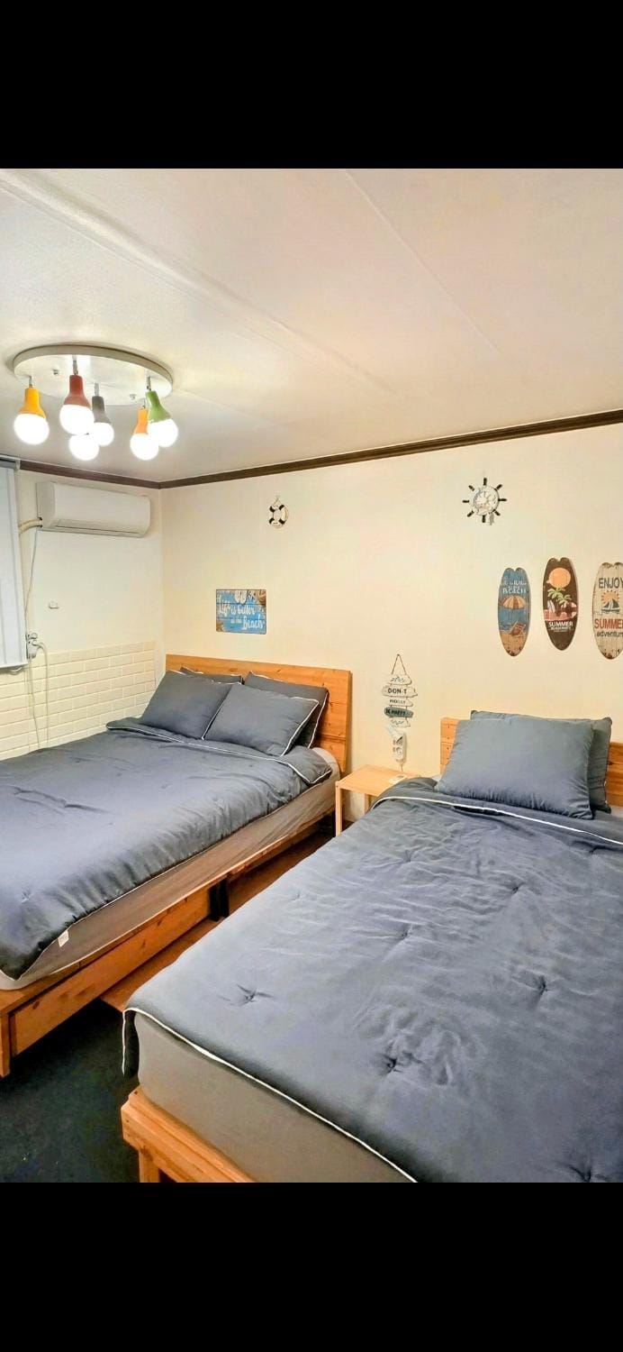 Modern 2BR in Haebangchon, Near Itaewon, Seoul Holiday Stay Apartment in Seoul