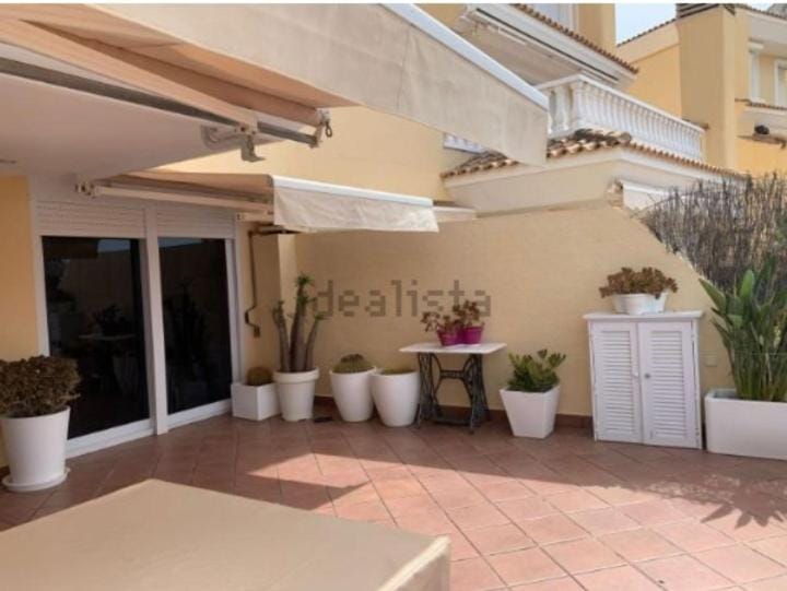 BBQ facilities, Balcony/Terrace, Sunrise, storage, wardrobe