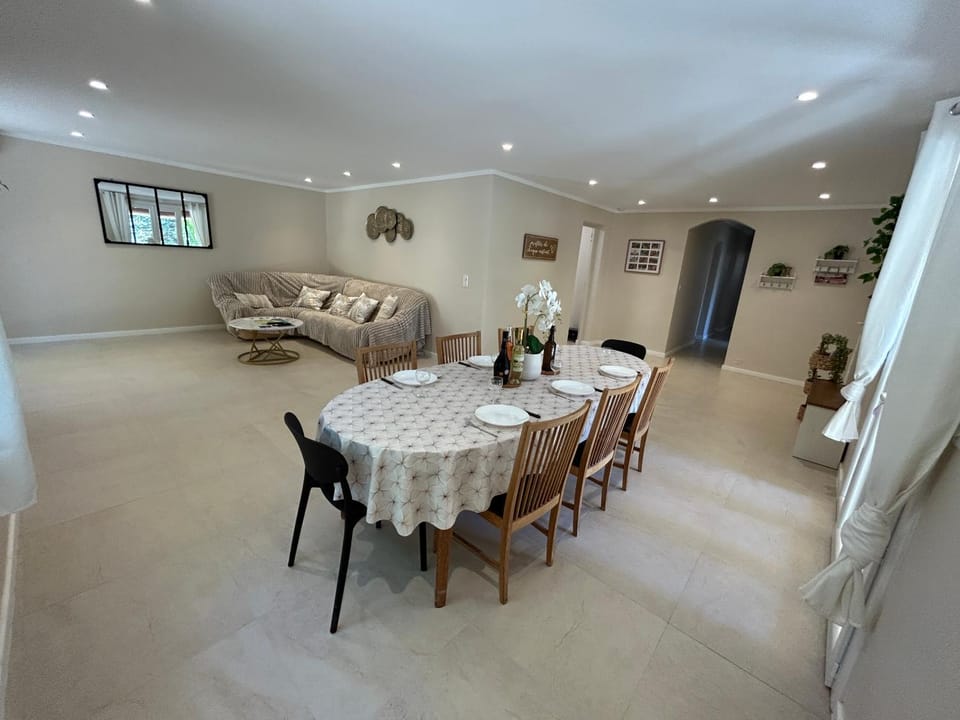 Villa climatisée, Piscine, Spa, jardin 4500 m2 dans la foret Villa in French Riviera