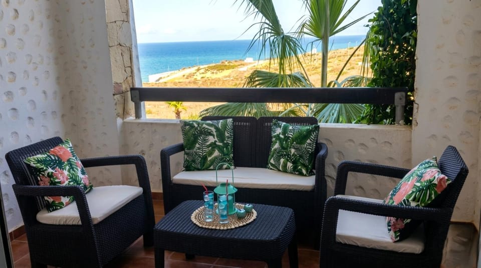 Patio, Dining area, Sea view, internet