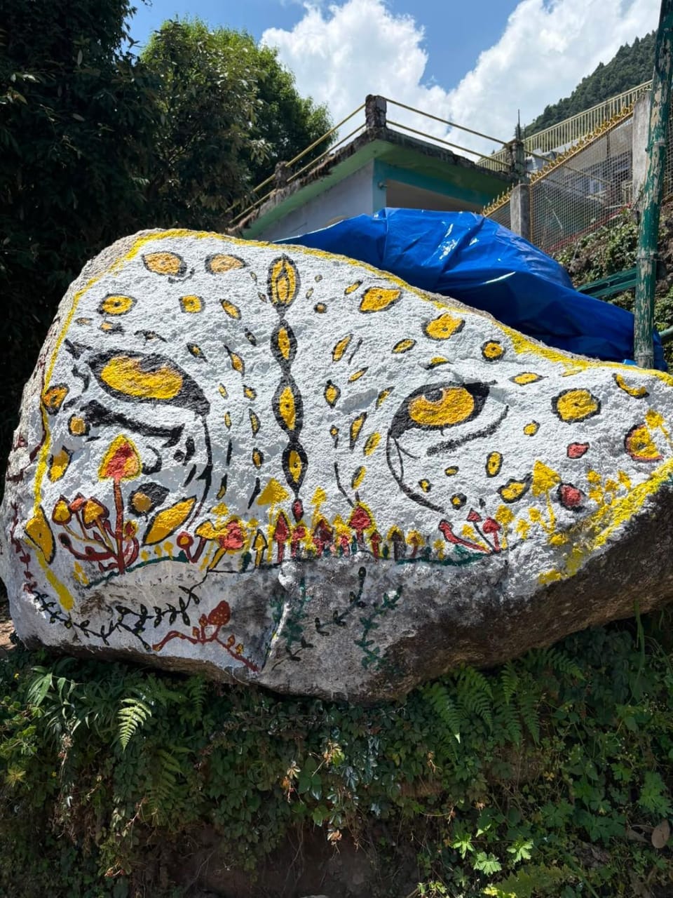 Shaant pahadi CampsnCafe Campground/ 
RV Resort in Himachal Pradesh