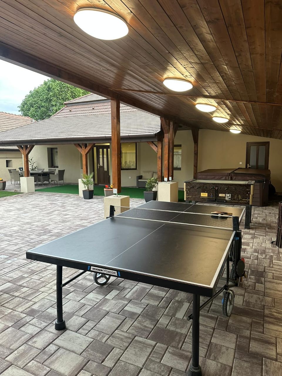 Table tennis