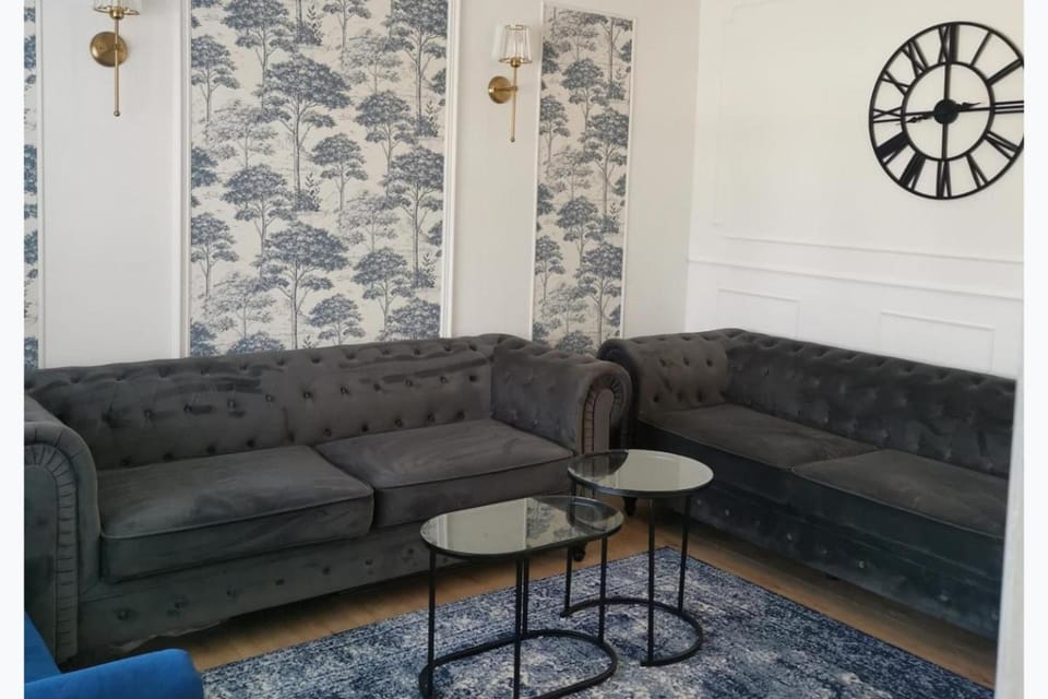 View (from property/room), Living room, Photo of the whole room, Decorative detail, Seating area
