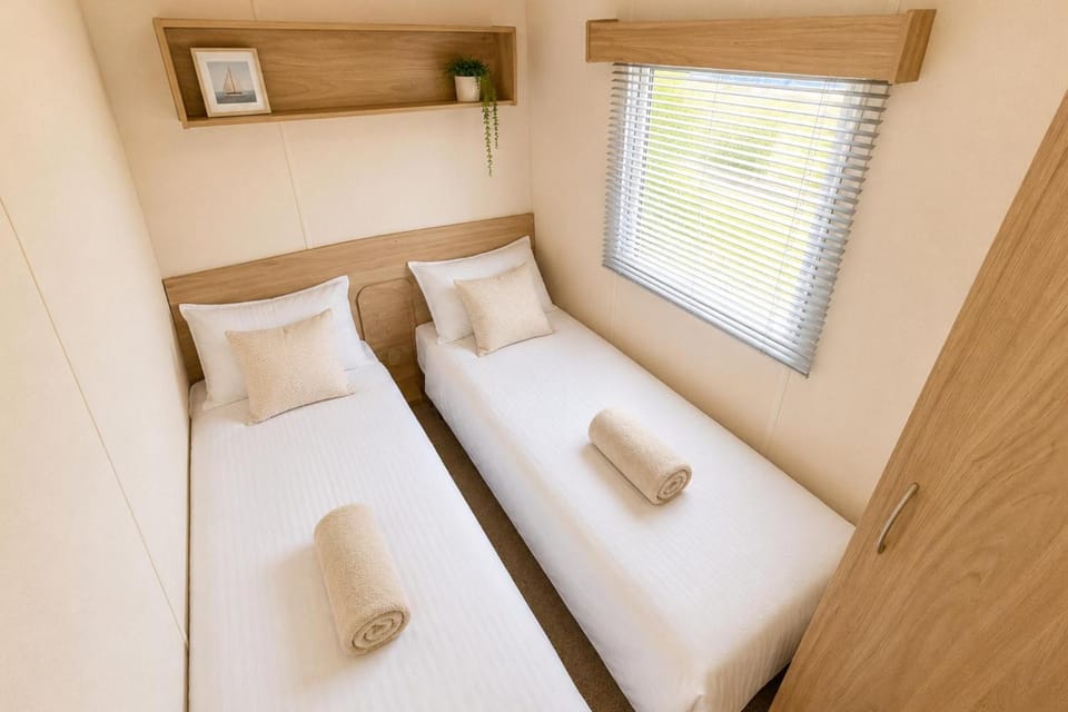 Billing Aquadrome Holiday Park 2-bed Caravan House in Northampton