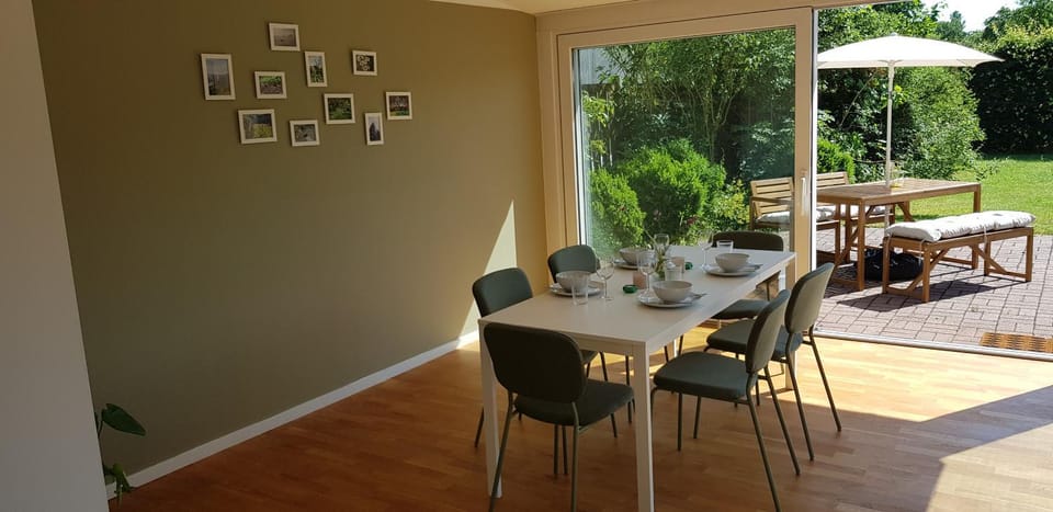 Living room, Seating area, Dining area, Garden view