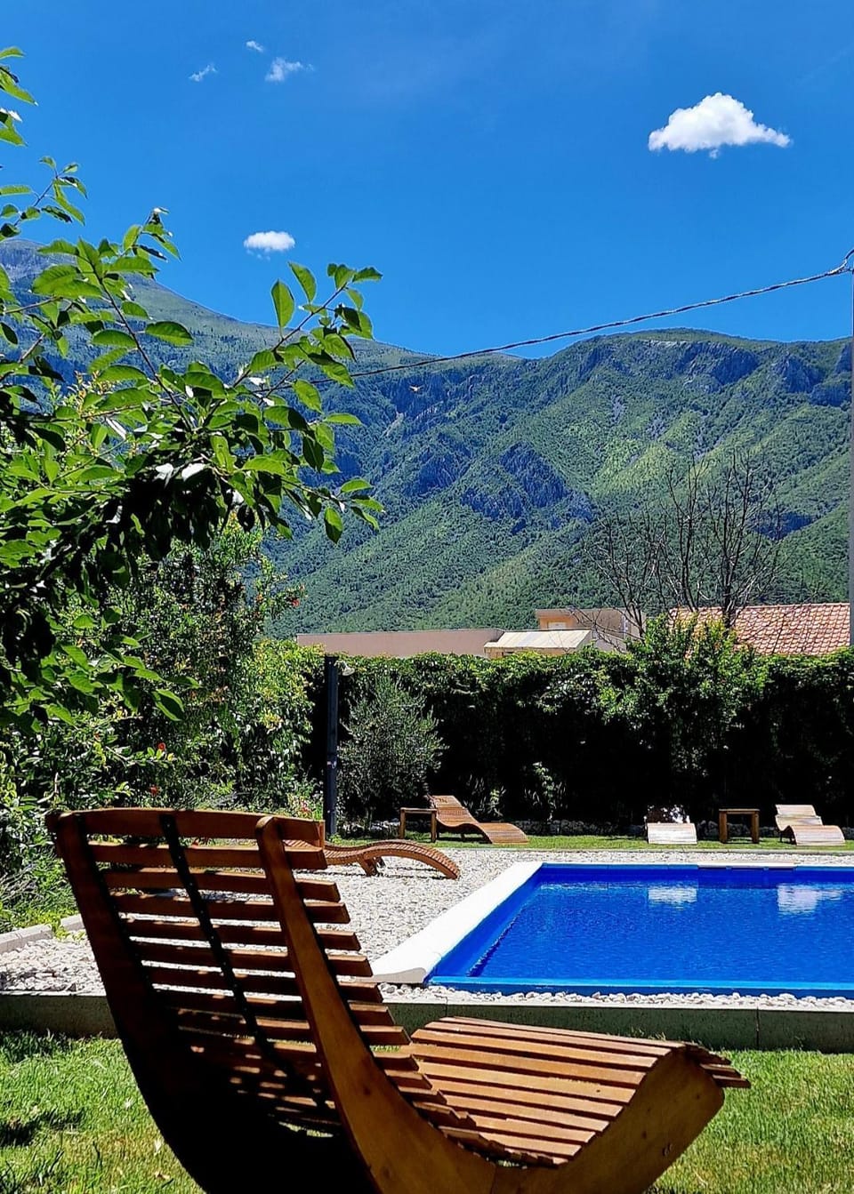 Day, Natural landscape, Mountain view, Pool view, Swimming pool, sunbed