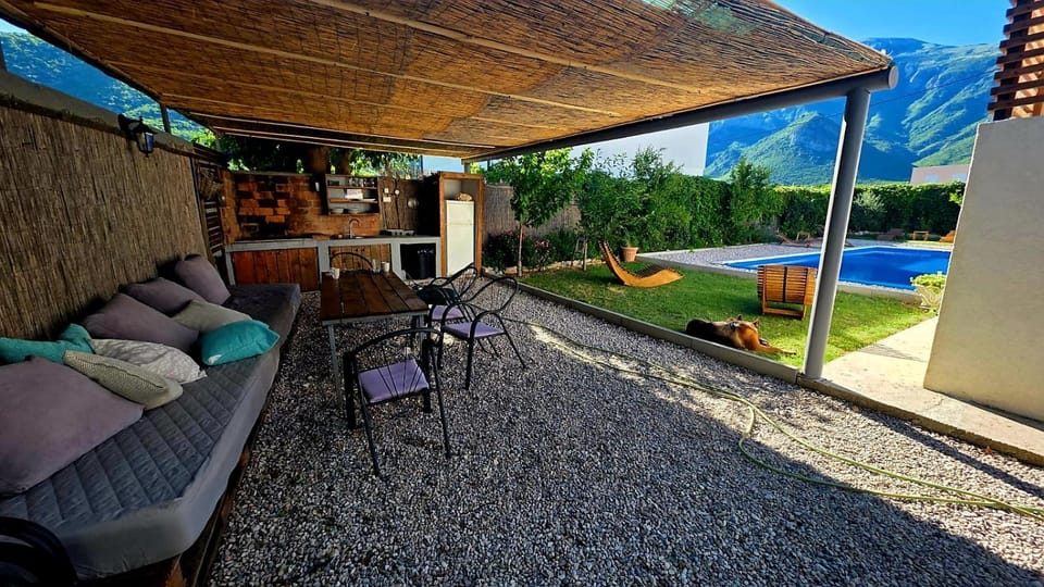 Day, Natural landscape, Garden, Seating area, Garden view, Pool view