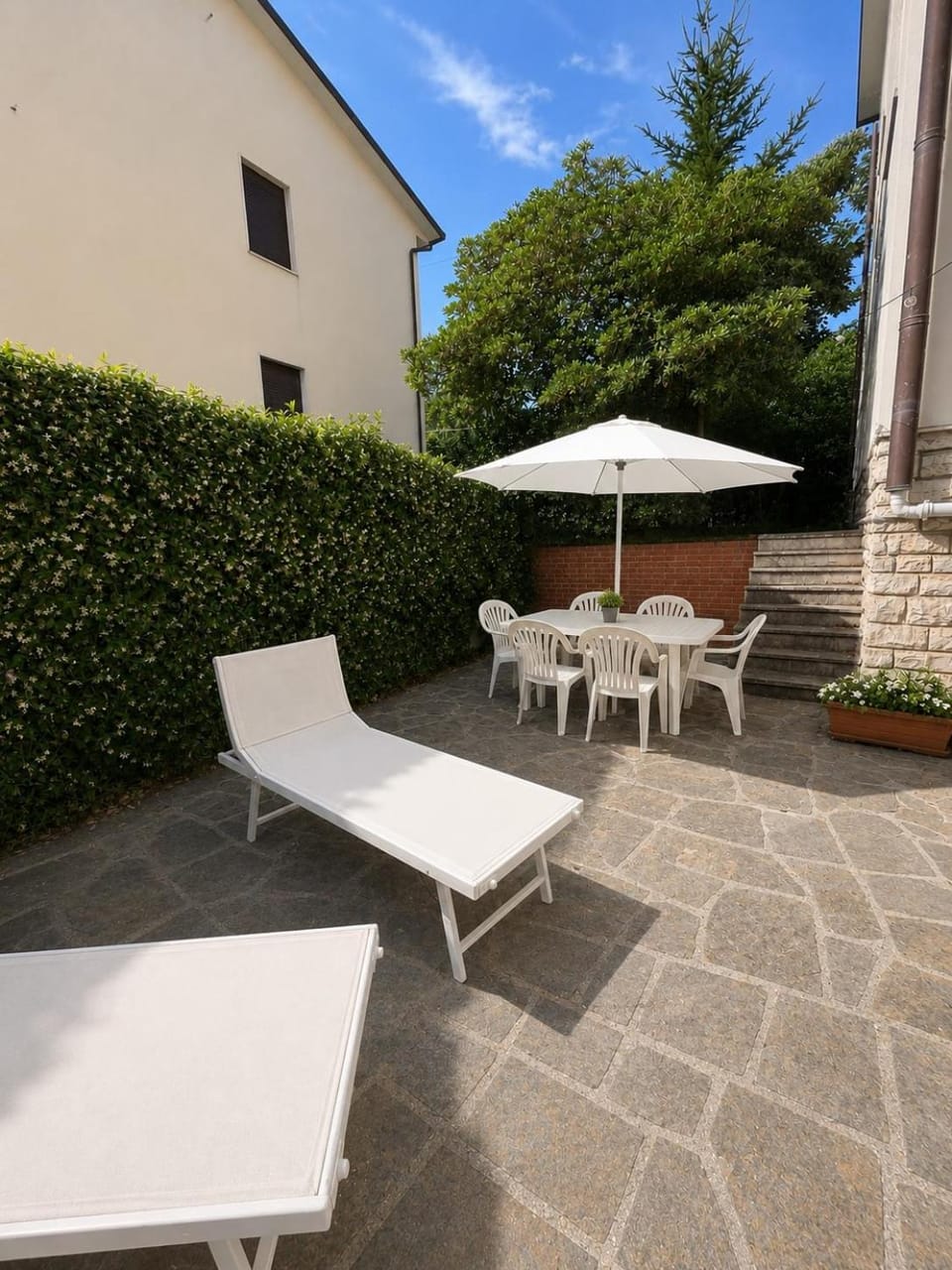 Garden, sunbed