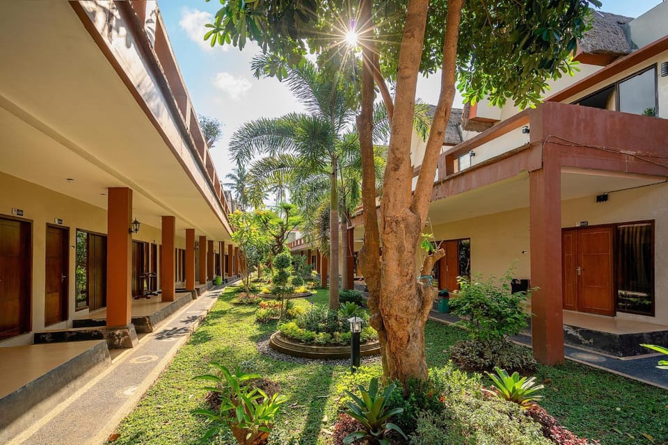 Property building, Garden, View (from property/room), Garden view
