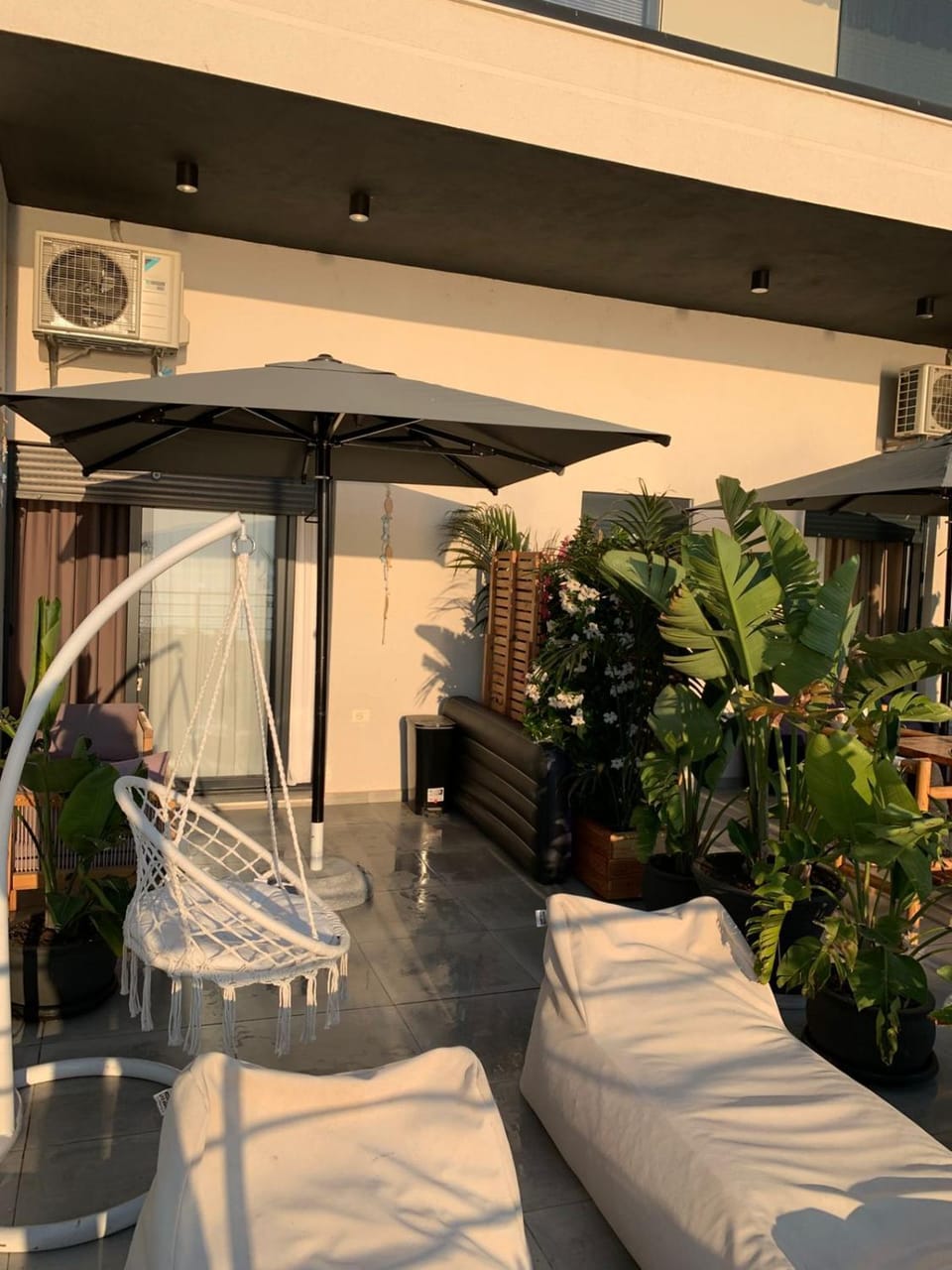 View (from property/room), Balcony/Terrace, Seating area, sunbed