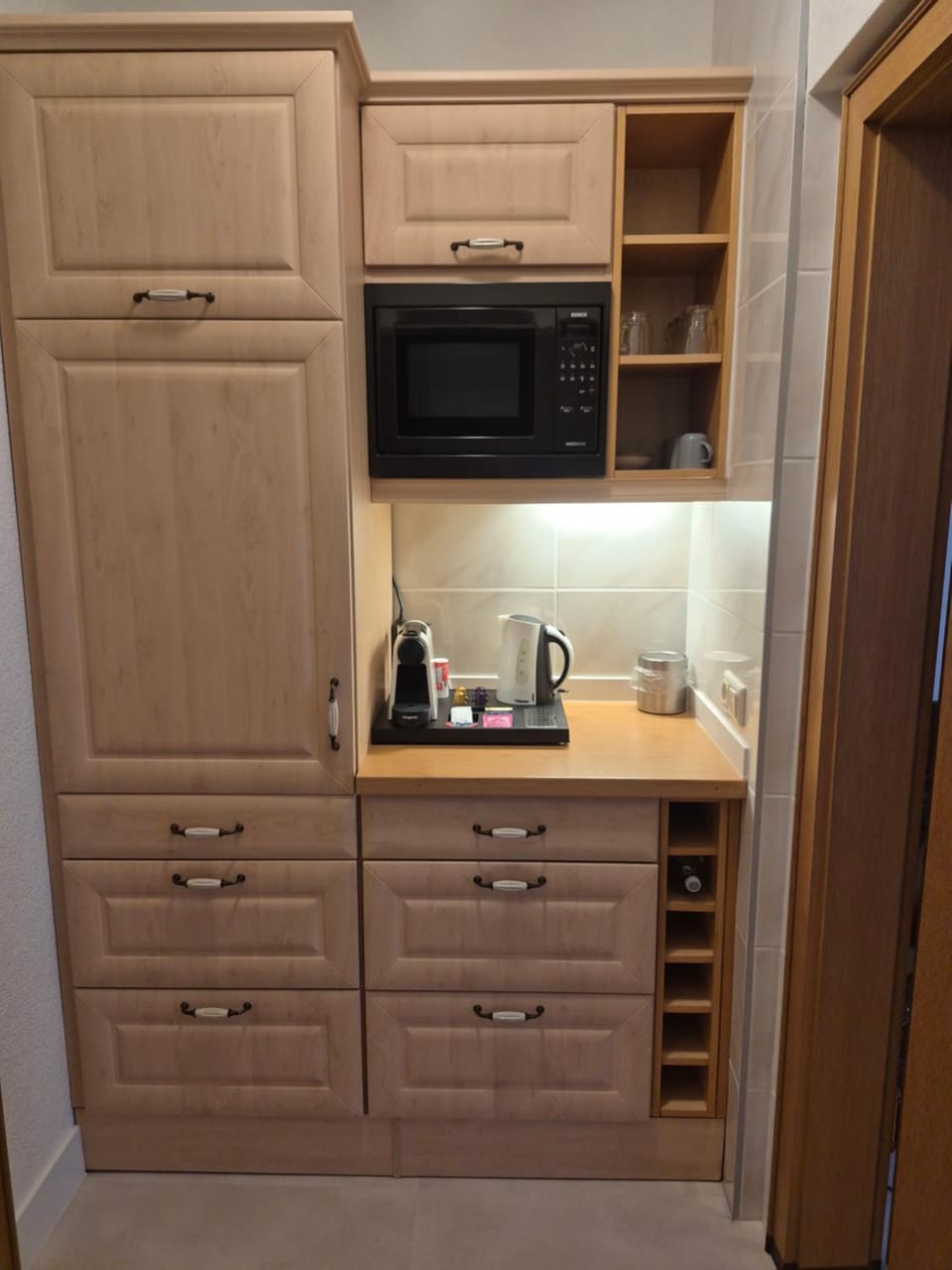 Kitchen or kitchenette