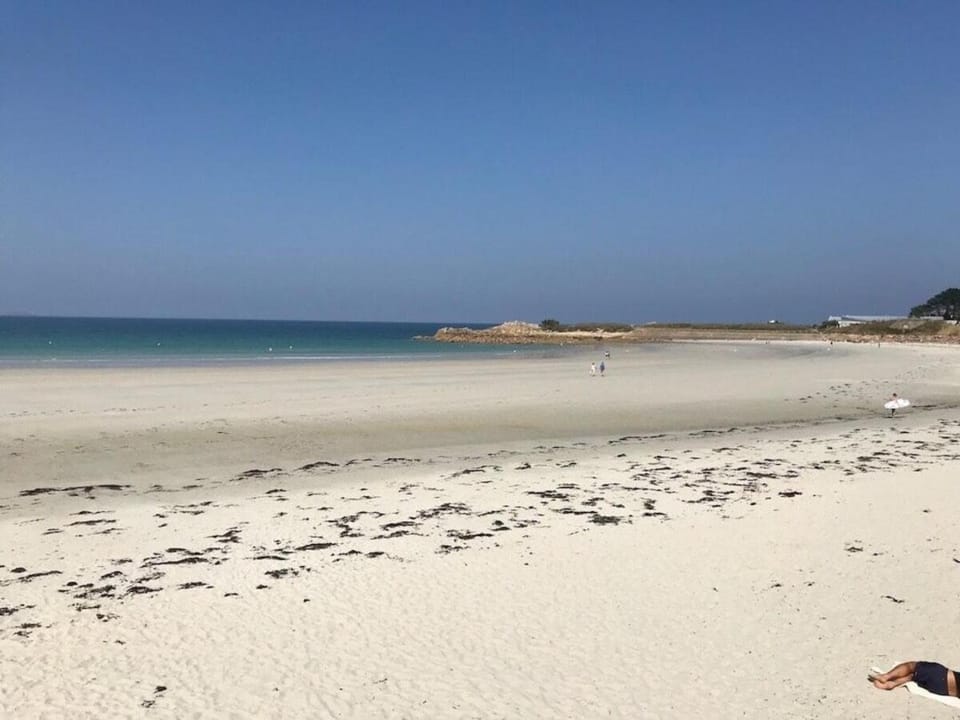 Seaside house, beach within walking distance, and sea view! House in Trévou-Tréguignec