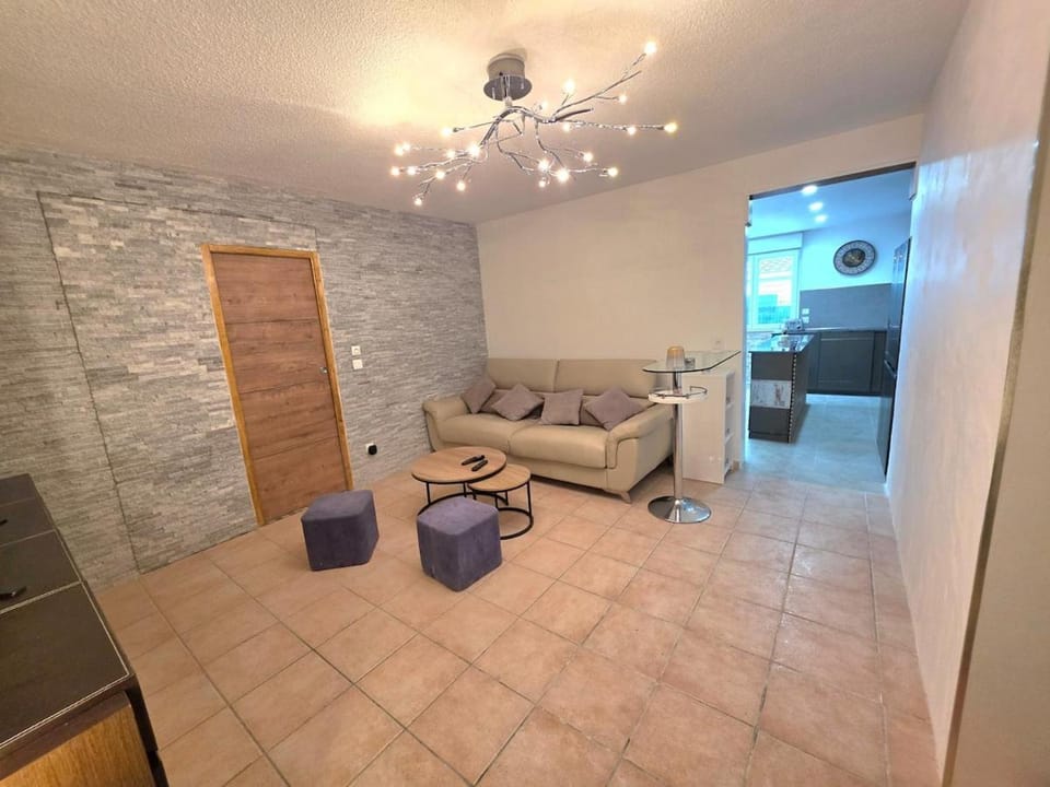 Appartement T3 spacieux proche plage Apartment in La Londe-les-Maures