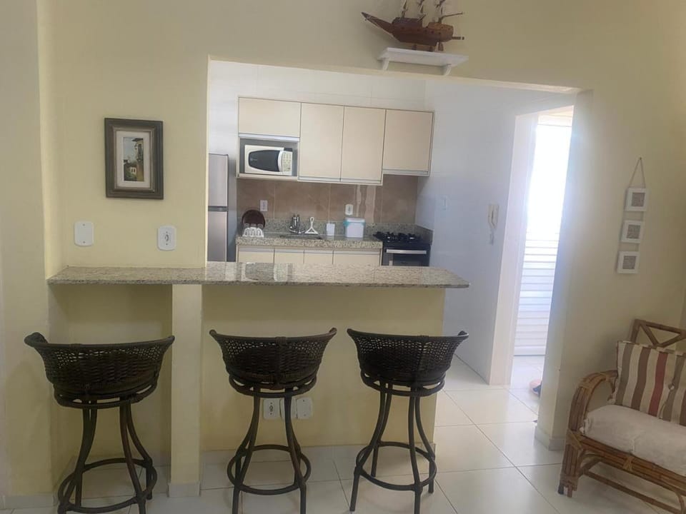 Apto Cabo Frio RJ Mobiliado há 340 metros da Praia do Forte com Wi-Fi e Garagem coberta Apartment in Cabo Frio