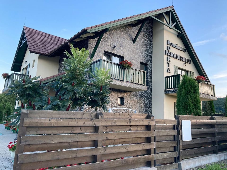 Casa Poarta Paradisului Bed and Breakfast in Cluj County